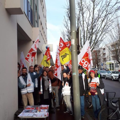 Manifestation CGT chômeurs Châlon sur Saône devant Pôle Emploi