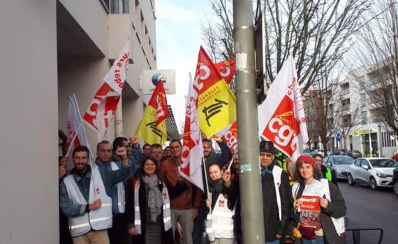 Manifestation CGT chômeurs Châlon sur Saône devant Pôle Emploi